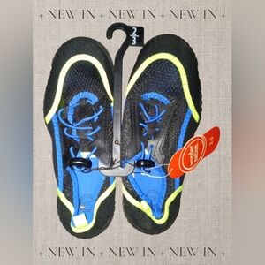Wonder Nation Water Shoes Size 2/3 Kids